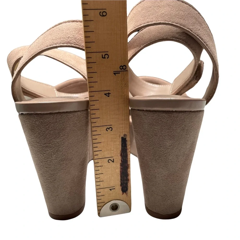 Vince Camuto Size 7 1/2 M